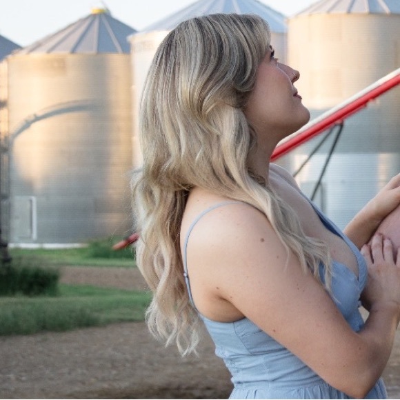 Milk+Blush Luxurious Hair Extensions - Picture 5 of 5